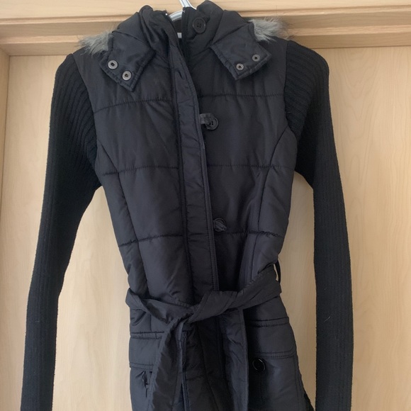 Black fitted Sweater jacket with hood - Picture 1 of 2